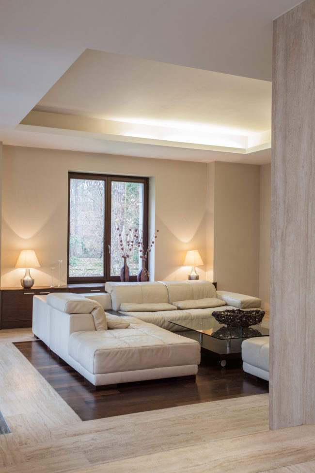 Travertine house: Modern interior